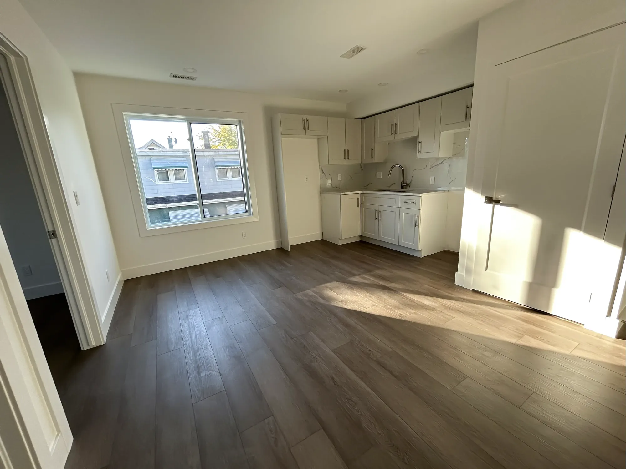 1485 Erie St Apartments, Living Room #2